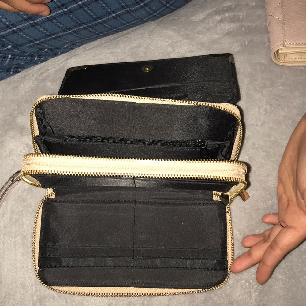 Wallet - Picture 2 of 3